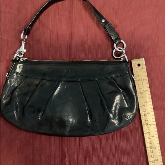 ⚡️⚡️FLASH SALE⚡️⚡️Black Leather Coach Handbag - Picture 6 of 7